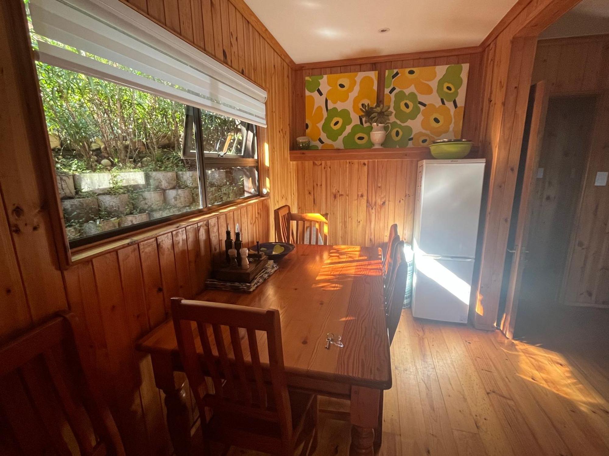 Peaceful Guest Suite With Balcony Views And Garden Setting برنتون على البحر المظهر الخارجي الصورة