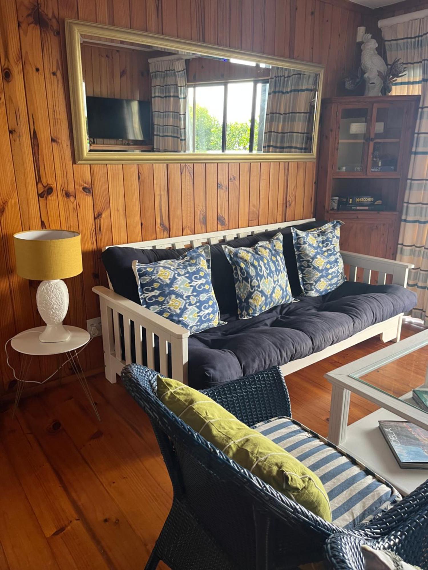 Peaceful Guest Suite With Balcony Views And Garden Setting برنتون على البحر المظهر الخارجي الصورة
